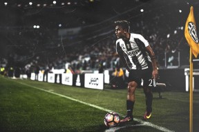 华体会官方-独家专访Smeb，坦言最敬佩957，曾誓夺S7世界赛冠军